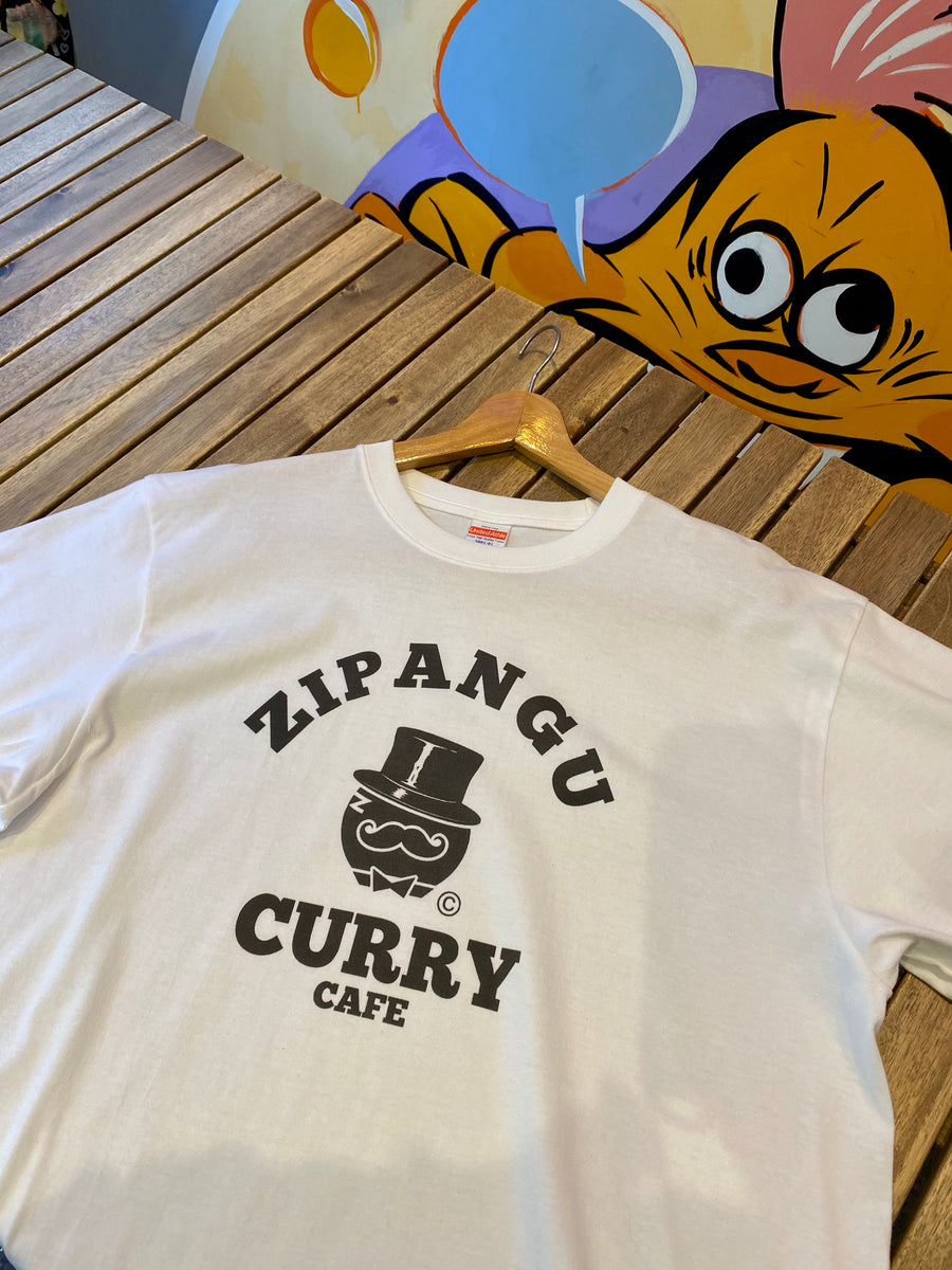 スタッフカレッジロゴ Tシャツ（白） – 【公式】Zipangu Curry ONLINE